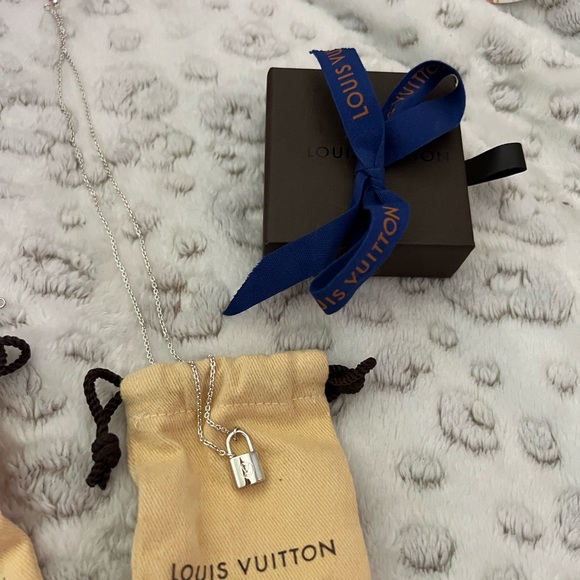 Authentic LV sterling silver LV bracelet & matching necklace that will retire - Picture 6 of 6